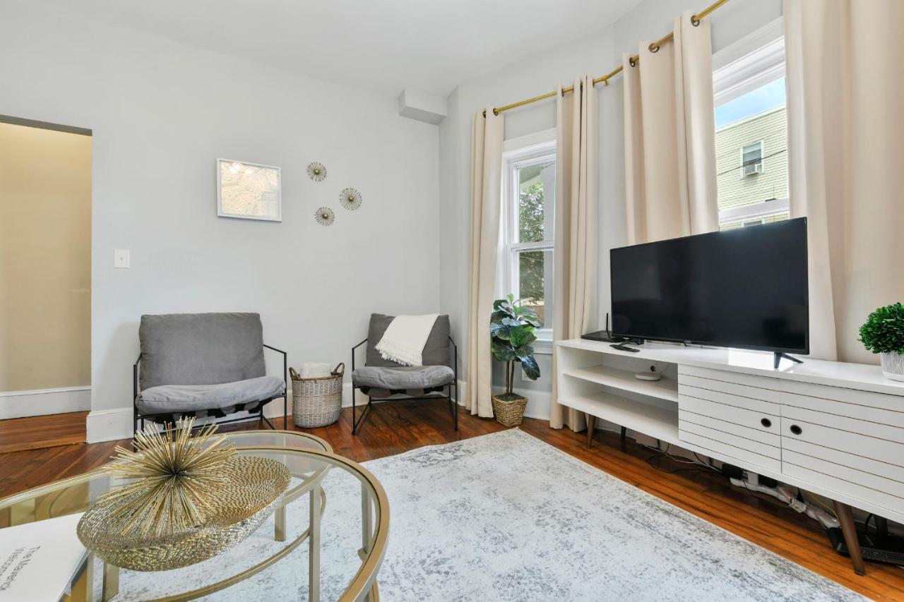The Maverick - Luxurious Apartment - Free Parking - 2 Miles From Boston Logan Airport Chelsea Exterior photo